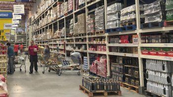 El listado de productos fue elaborado teniendo en cuenta los espacios reducidos que suelen tener los comercios minoristas e incluyen 22 productos de almacén, 8 variedades de pañales, 6 bebidas, 10 artículos de limpieza y 13 de perfumería.&nbsp;