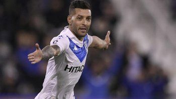 Lucas Janson celebra el único tanto del partido en el triunfo de Vélez sobre Atlético Tucumán.