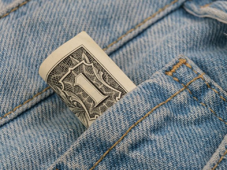 Los billetes de un dolar que pueden valer millones de pesos por su error de impresión.