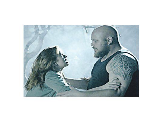 El final de “Yo vi al diablo” es original, pero que en una película de sólo 80 minutos de duración haya que esperar casi una hora para que el asunto se vuelva interesante realmente no es una fórmula rendidora.