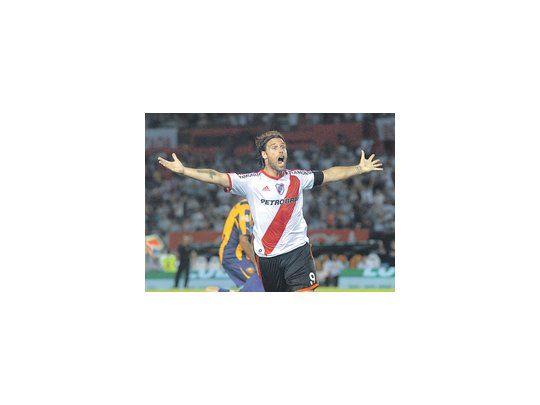 Fernando Cavenaghi hizo 13 goles en 15 partidos y es fundamental. Por eso no lo exigieron, para que pueda estar ante Boca Unidos.
