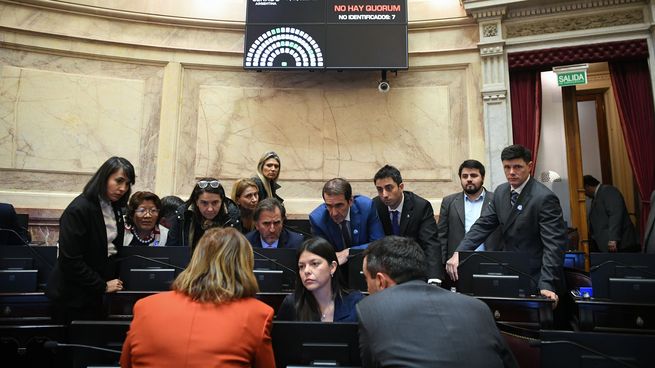 El bloque libertario busca conseguir adeptos para su reforma política.