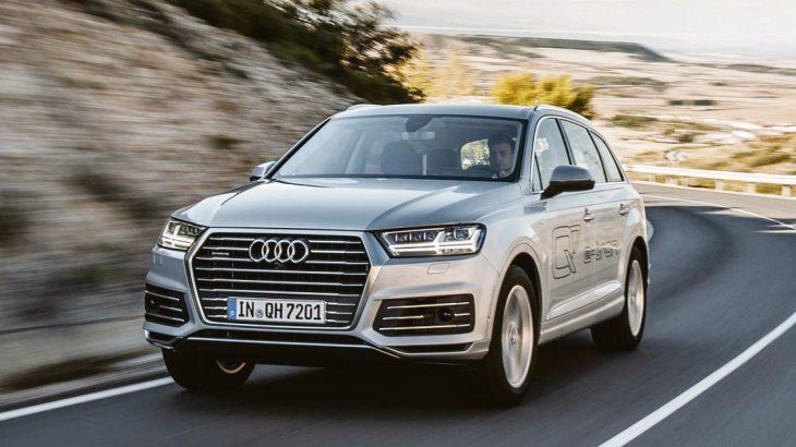 AUDI Q7 E-TRON. El SUV híbrido enchufable tiene una potencia de 373 CV.