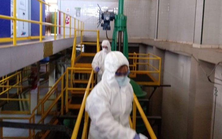 Estos mecanismos dispuestos por la empresa, que se llevan adelante en toda el área de concesión, prevén neutralizar los riesgos de transmisión y proliferación de enfermedades como el coronavirus y el dengue.