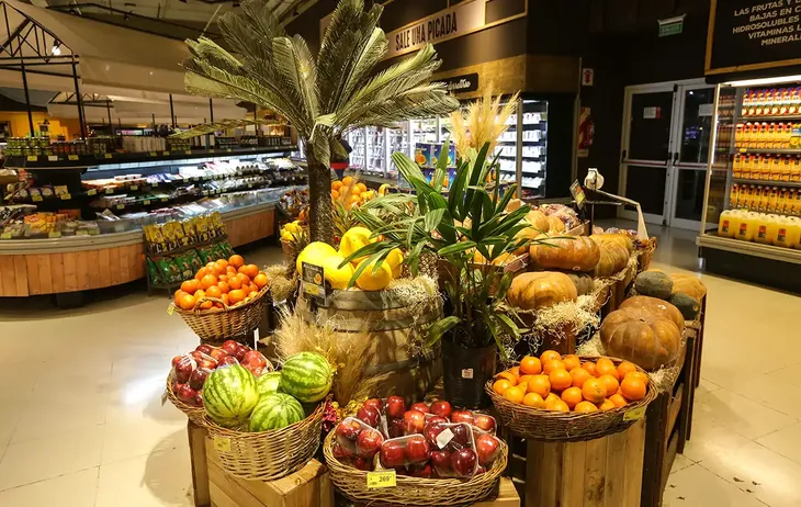 Con un formato premium, centrado en alimentos frescos, elaboración propia y atención personalizada por “islas”, Fresh Market buscaba diferenciarse del supermercado tradicional. Con un formato premium, centrado en alimentos frescos, elaboración propia y atención personalizada por “islas”, Fresh Market buscaba diferenciarse del supermercado tradicional.