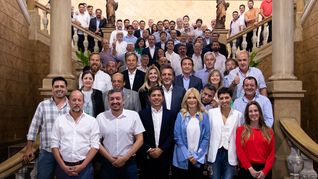 ámbito.com | Kicillof junto a intendentes.JPG