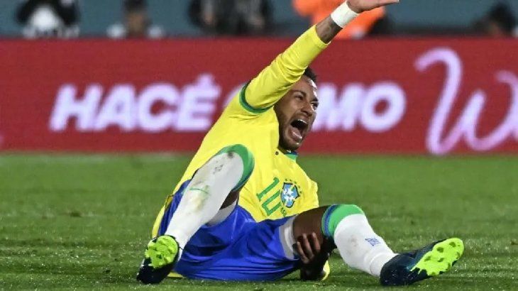 Neymar, en un duro momento: 10 meses inactivo por lesión.