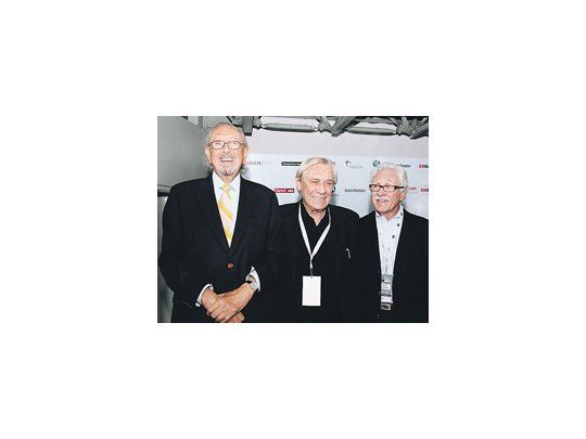 Tríada notable: el famoso César Pelli, Mario Corea (premiado en la Bienal de Arquitectura por su labor comunitaria en Santa Fe) y Carlos Sallaberry en la Semana de la Arquitectura.