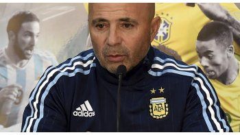 Sampaoli llamó a cuatro jugadores del medio local.