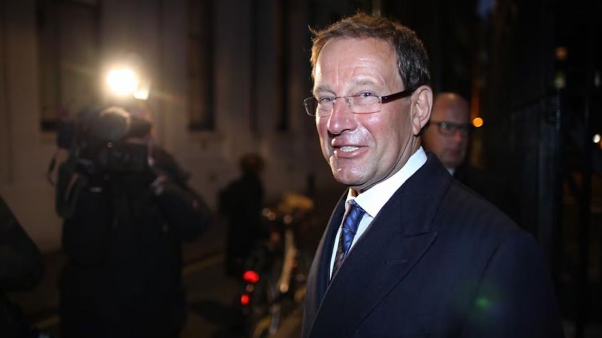 His father left him in ruins with his mother and later became a media mogul: who is Richard Desmond