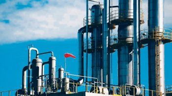 apuesta. La planta de Bio4 produce actualmente 200.000 litros diarios de bioetanol de maíz. Espera que se eleve el corte de las naftas.