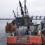 Los prácticos uruguayos cuestionan los cambios que busca realizar el gobierno argentino. Los prácticos uruguayos cuestionan los cambios que busca realizar el gobierno argentino.