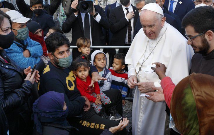 el papa clamo por ayuda para los migrantes: ¡detengamos el naufragio de la civilizacion!