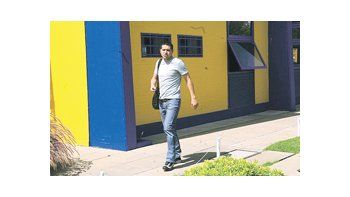 Juan Román Riquelme se retira de Casa Amarilla para tratarse su fascitis plantar, lo que le impedirá jugar ante Racing.