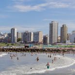 Movimiento de visitantes en la Costa Atlántica durante la primera quincena de enero, con niveles elevados de alojamiento cubierto en los principales destinos del país. Movimiento de visitantes en la Costa Atlántica durante la primera quincena de enero, con niveles elevados de alojamiento cubierto en los principales destinos del país.