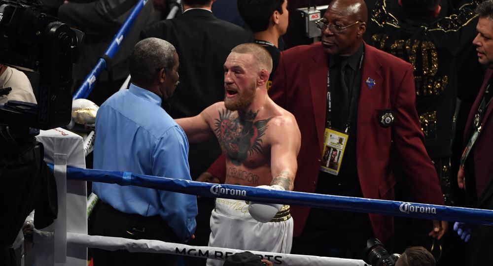 McGregor le reclama al juez por haber finalizado la pelea
