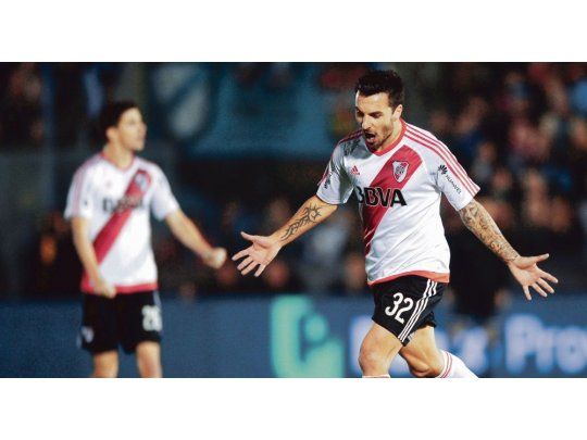 Empezó a cumplir. Ignacio Scocco y su primer festejo en el campeonato con la camiseta de River, el ex Newell’s llegó para meter goles.