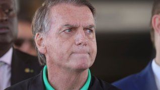 Bolsonaro admitió que usó un soldador sobre su tobillera electrónica mientras cumplía arresto domiciliario.