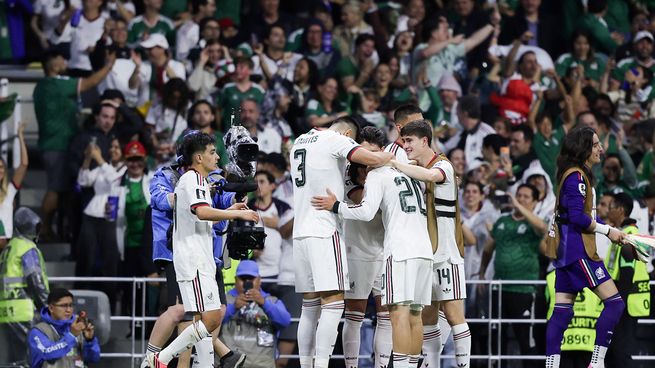 México le ganó 3-0 a Chequia.