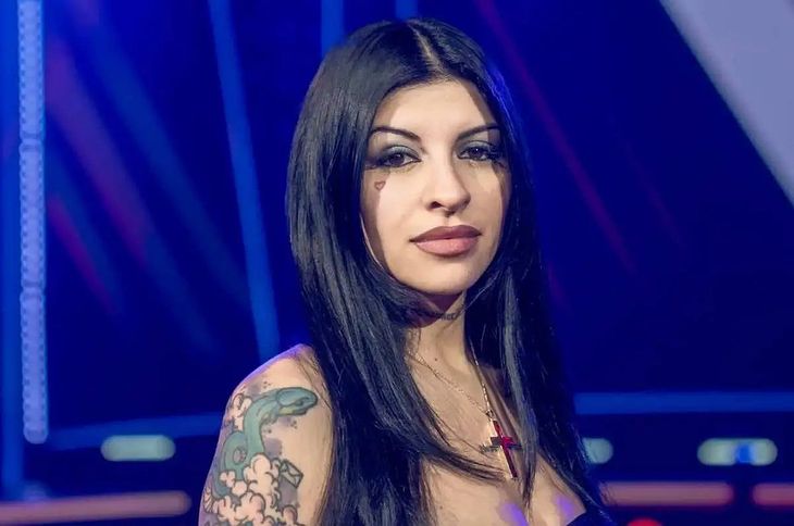 Cazzu muestra su nueva faceta artística como actriz. Cazzu muestra su nueva faceta artística como actriz.