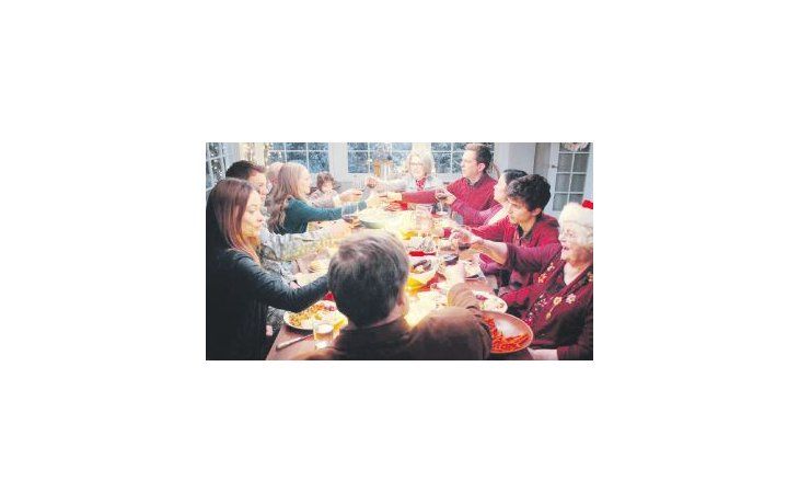 ámbito.com | La mesa navideña de los Cooper, el nuevo film estacional con Diane Keaton, John Goodman y Alan Arkin que también podría ser de Acción de Gracias o de cualquier otra festividad.