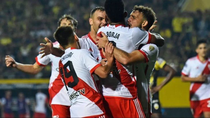River buscará esta noche festejar por partida doble, ya que si le gana a Nacional no sólo avanzará a la siguiente fase de la Libertadores sino que además conseguirá el pasaje directo para el Mundil de Vlubes 2025. 