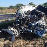 Entre las víctimas fatales hay tres ocupantes de una camioneta, mientras que un cuarto permanece internado en estado crítico. Entre las víctimas fatales hay tres ocupantes de una camioneta, mientras que un cuarto permanece internado en estado crítico.