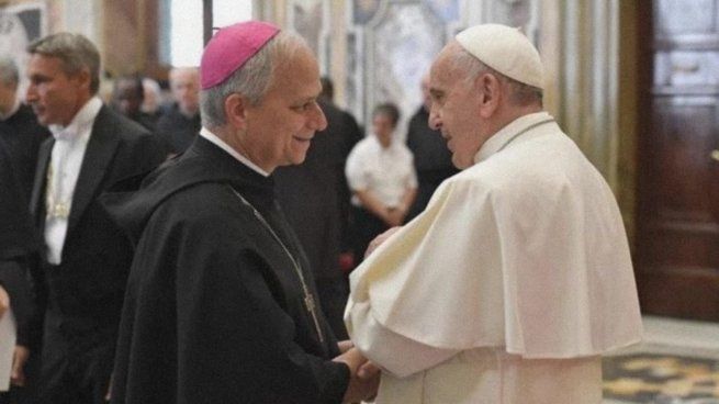 Su voz siempre fue valiente, dijo Leon XIV sobre el papa Francisco.