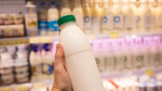 El precio de un litro de leche puede variar bastante entre marcas y supermercados de Buenos Aires. El precio de un litro de leche puede variar bastante entre marcas y supermercados de Buenos Aires.