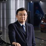 Wang Chuanfu fundó BYD en 1995 junto a su primo Lu Xiangyang. Wang Chuanfu fundó BYD en 1995 junto a su primo Lu Xiangyang.
