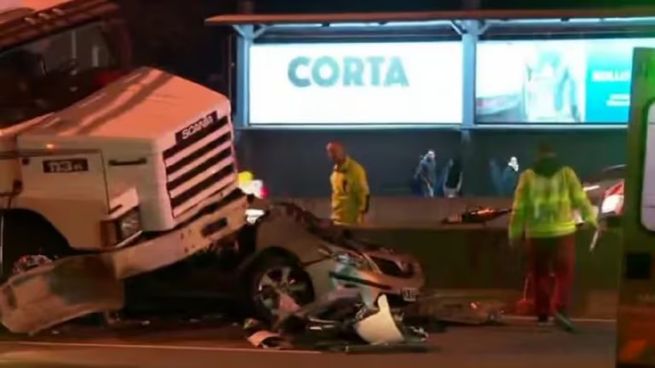 Choque Fatal En La Panamericana: Al Menos 5 Muertos Y 10 Vehículos ...