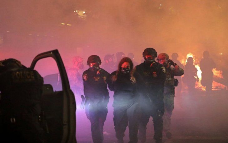 La seguridad en Portland fue intervenida por agentes federales, pese al rechazo de las autoridades locales.