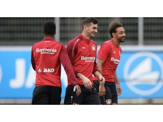 Lucas Alario en un entrenamiento del Bayer Leverkusen.