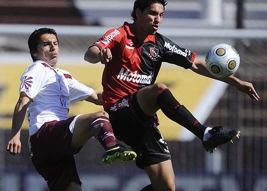 Buena victoria. Newell´s se llevó de Buenos Aires tres puntos que lo dejan expectante en el Apertura.