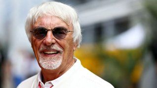 El piloto mexicano de Red Bull, Sergio Checo Pérez no está teniendo un buen presente. Sin embargo, el expatrón de la Fórmula 1, Bernie Ecclestone, salió a darle su apoyo total y lo llenó de elogios.