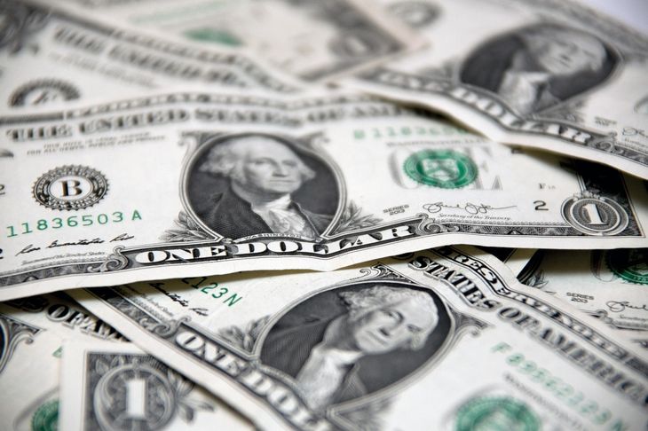 The advances for the dollar for the end of the year. The advances for the dollar for the end of the year.