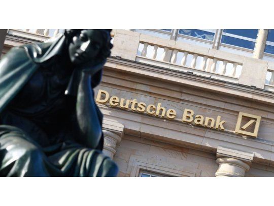 Deutsche Bank se hundió 7,5% a mínimo histórico por rumores de que no recibirá ayuda oficial