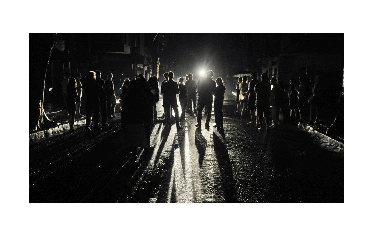 En medio de la ola de calor, vecinos protestaron por cortes de luz