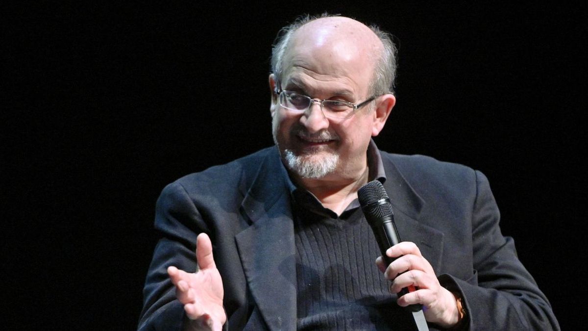 Improves the health of Salman Rushdie, the writer who was stabbed in New York