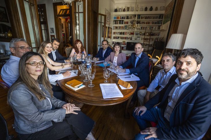 La reunión de Cristina con nueve economistas que despertó la crítica de diferentes sectores. La reunión de Cristina con nueve economistas que despertó la crítica de diferentes sectores.