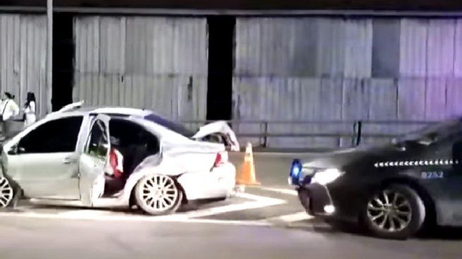 El auto en el que se desplazaban los detenidos colisionó contra una furgoneta Citröen Berlingo.