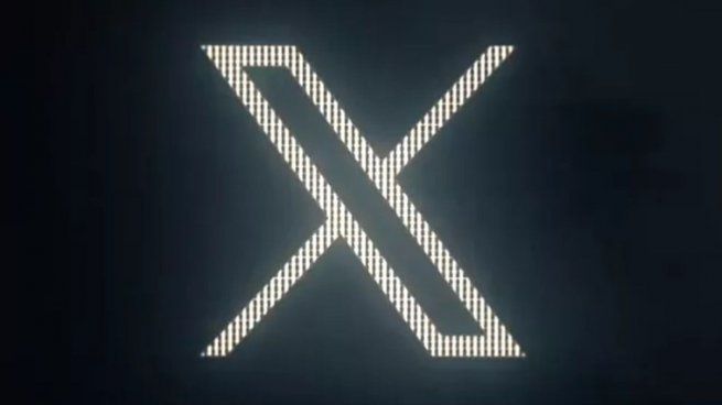 La red social X, dirigida por Elon Musk, fue bloqueada en Pakistán por decisión del gobierno.