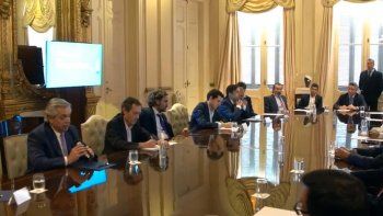 El presidente Alberto Fernández les pidió a los empresarios que desde los medios colaboren en la difusión de contenido educativo y material de concientización.