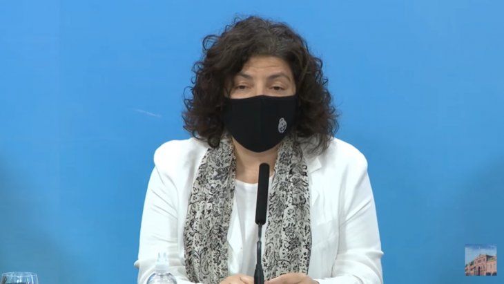 La ministra de Salud, Carla Vizzotti, recordó que se deben fortalecer los cuidados, mantener la distancia de dos metros.