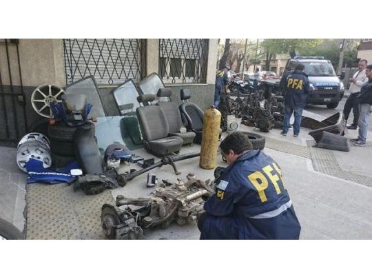 En la mayoría de los casos, los autos robados terminan en desarmaderos para ingresar al mercado ilegal de autopartes