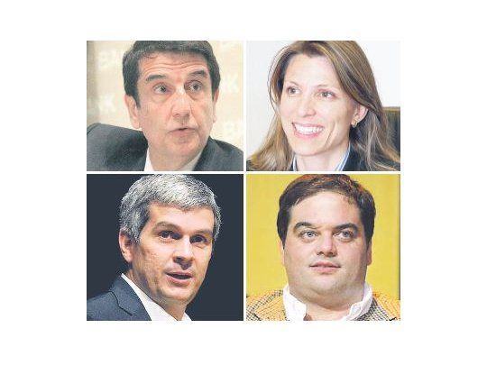 Avances ayer en el gabinete. Mauricio Macri, con ejecución de Marcos Peña, designó a Carlos Melconian en el Banco Nación, le ofreció Aerolíneas Argentinas a Isela Costantini y nombró a Jorge Triaca en Trabajo.