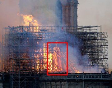 ¿Jesús apareció entre las llamas en el incendio de Notre Dame?