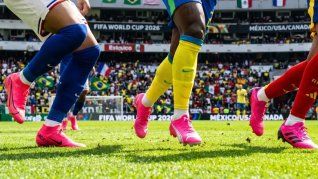 Por qué los botines rosas y fucsias dominan el Mundial 2026 Por qué los botines rosas y fucsias dominan el Mundial 2026