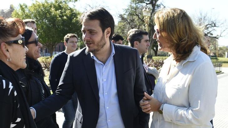 Marcela Campagnoli, candidata a senadora, junto a Hernán Reyes, quien encabeza la boleta de la Coalición Cívica para Diputados. Marcela Campagnoli, candidata a senadora, junto a Hernán Reyes, quien encabeza la boleta de la Coalición Cívica para Diputados.