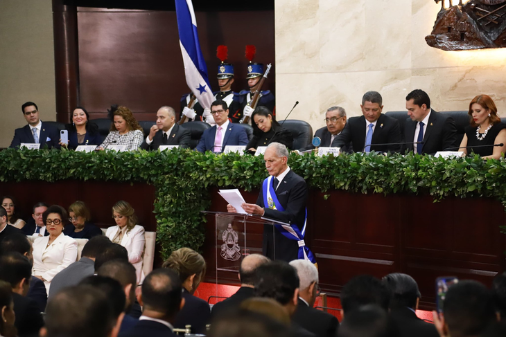 La asunción de Nasry Asfura en el Congreso de Honduras, este martes. La asunción de Nasry Asfura en el Congreso de Honduras, este martes.